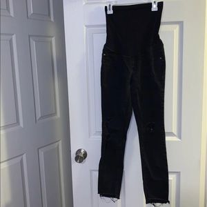 Jessica Simpson ripped maternity jeans